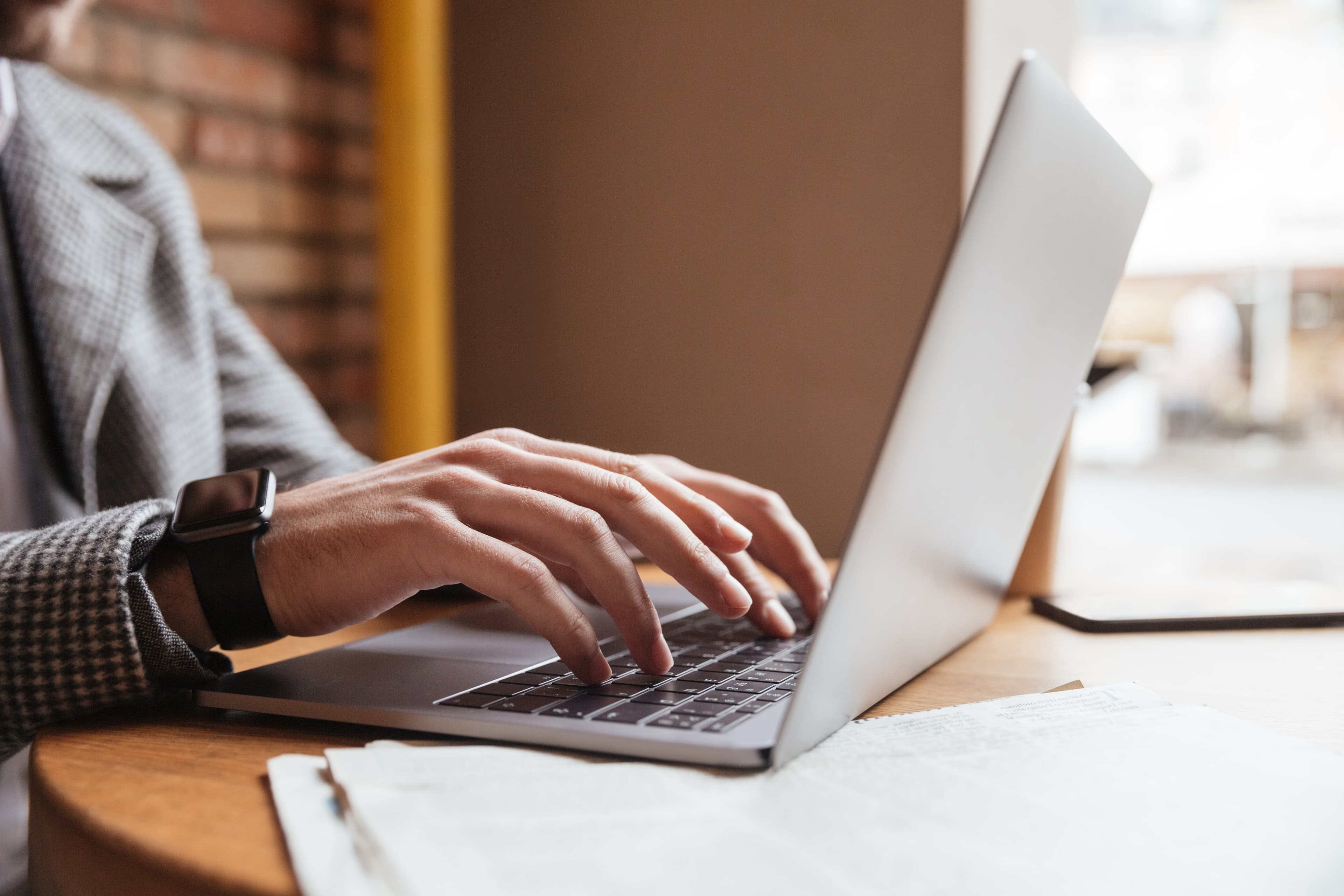 Profesionales colaborando a través de Connectta